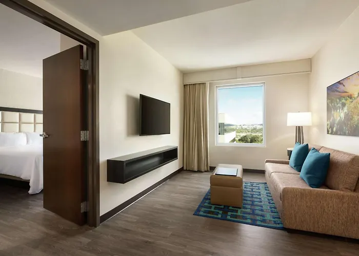 Embassy Suites By Hilton San Antonio Landmark