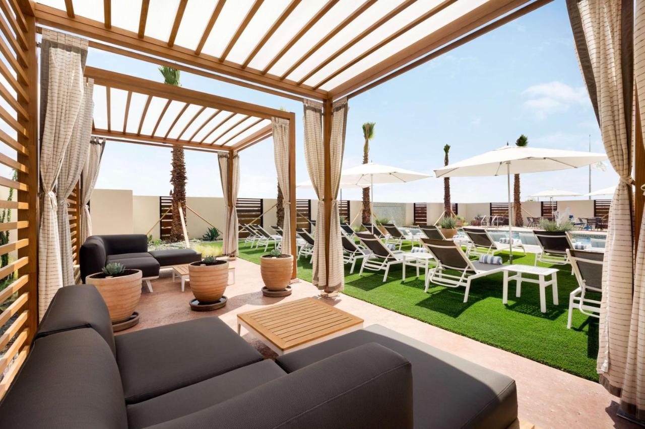 Hotel Embassy By Hilton Landmark 4*